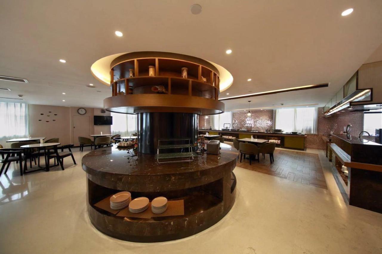 锦江都城酒店海南省政府日月广场免税店 Haikou  Exterior foto